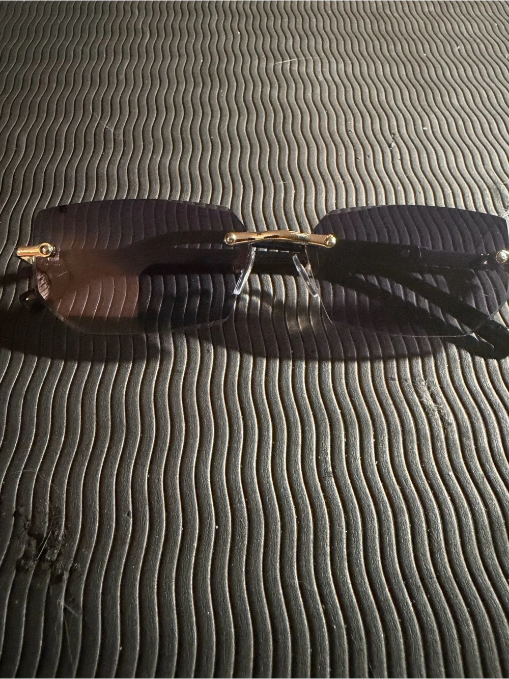Men's Rimless Black Gradient Sunglasses with Gold Bridge - Brand new w/ case